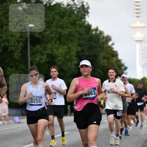 29.06.2025 - hella hamburg halbmarathon Dr. Thomas Lammeyer http://msf.ph/oto/8519713 29.06.2025 10:04:57 Kennedybrücke 1387, 1568, 1611, 2354, 2363, 3141, 3625, 3740, 3983, 4238, 4249, 4616, 4708, 4945, 5033, 5870, 6147, 6487, 6531, 6714, 6757, 6835, 7757, 7761, 8255, 8478, 8923, 9553, 9555, 10188, 10271, 10705, 11324 meine-sportfotos.de