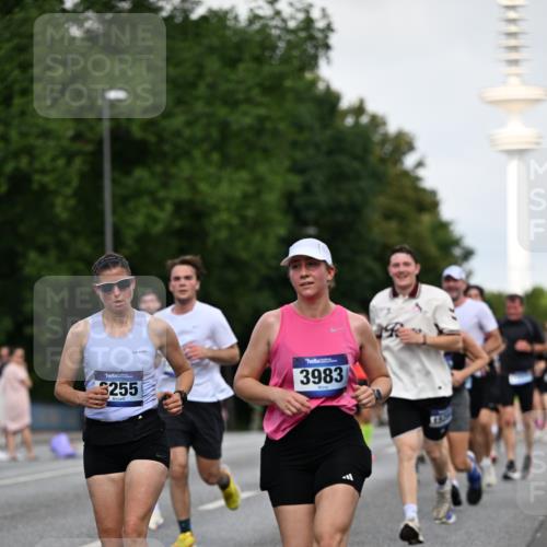 29.06.2025 - hella hamburg halbmarathon Dr. Thomas Lammeyer http://msf.ph/oto/8519721 29.06.2025 10:04:57 Kennedybrücke 1387, 1568, 1611, 2354, 2363, 3141, 3625, 3740, 3983, 4238, 4249, 4616, 4708, 4945, 5033, 5870, 6147, 6487, 6531, 6714, 6757, 6835, 7757, 7761, 8255, 8478, 8923, 9553, 9555, 10188, 10271, 10705, 11324 meine-sportfotos.de
