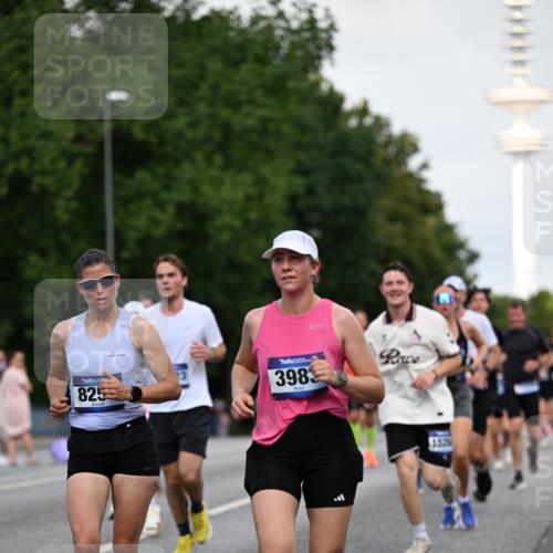 29.06.2025 - hella hamburg halbmarathon Dr. Thomas Lammeyer http://msf.ph/oto/8519725 29.06.2025 10:04:57 Kennedybrücke 1387, 1568, 1611, 2354, 2363, 3141, 3625, 3740, 3983, 4238, 4249, 4616, 4708, 4945, 5033, 5870, 6147, 6487, 6531, 6714, 6757, 6835, 7757, 7761, 8255, 8478, 8923, 9553, 9555, 10188, 10271, 10705, 11324 meine-sportfotos.de