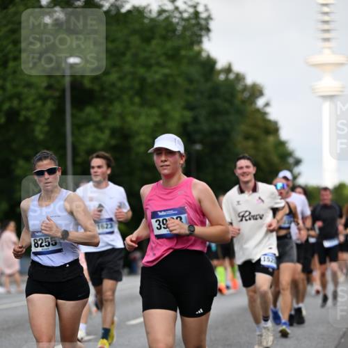 29.06.2025 - hella hamburg halbmarathon Dr. Thomas Lammeyer http://msf.ph/oto/8519734 29.06.2025 10:04:57 Kennedybrücke 1387, 1568, 1611, 2354, 2363, 3141, 3625, 3740, 3983, 4238, 4249, 4616, 4708, 4945, 5033, 5870, 6147, 6487, 6531, 6714, 6757, 6835, 7757, 7761, 8255, 8478, 8923, 9553, 9555, 10188, 10271, 10705, 11324 meine-sportfotos.de