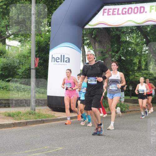 29.06.2025 - hella hamburg halbmarathon KatJ http://msf.ph/oto/8519788 29.06.2025 10:49:24 Zwischen KM18-KM19 1147, 3625, 5058, 5379 meine-sportfotos.de