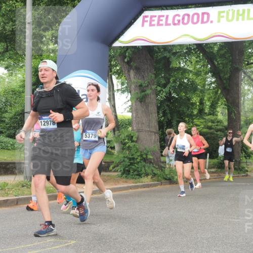 29.06.2025 - hella hamburg halbmarathon KatJ http://msf.ph/oto/8519832 29.06.2025 10:49:25 Zwischen KM18-KM19 1147, 3625, 5058, 5379 meine-sportfotos.de