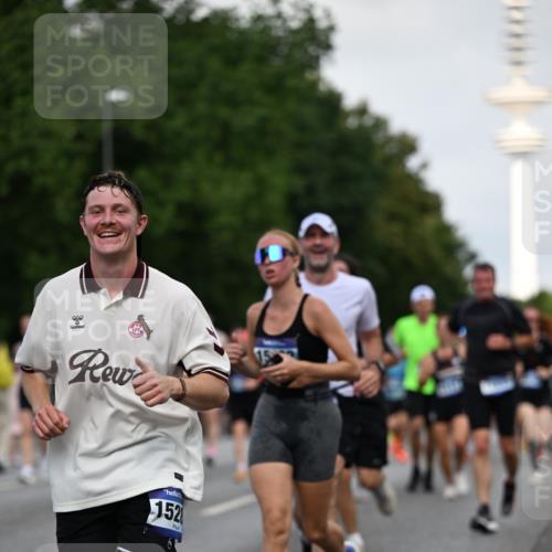 29.06.2025 - hella hamburg halbmarathon Dr. Thomas Lammeyer http://msf.ph/oto/8519841 29.06.2025 10:05:00 Kennedybrücke 1387, 1420, 1568, 1726, 2354, 2363, 3625, 3740, 3983, 4238, 4249, 4708, 5033, 5870, 6147, 6487, 6531, 6591, 6714, 6757, 6835, 7757, 7759, 7761, 8255, 8326, 8478, 8691, 8923, 10188, 10271, 10705, 11324 meine-sportfotos.de