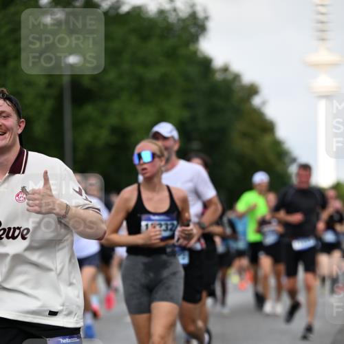 29.06.2025 - hella hamburg halbmarathon Dr. Thomas Lammeyer http://msf.ph/oto/8519862 29.06.2025 10:05:00 Kennedybrücke 1387, 1420, 1568, 1726, 2354, 2363, 3625, 3740, 3983, 4238, 4249, 4708, 5033, 5870, 6147, 6487, 6531, 6591, 6714, 6757, 6835, 7757, 7759, 7761, 8255, 8326, 8478, 8691, 8923, 10188, 10271, 10705, 11324 meine-sportfotos.de
