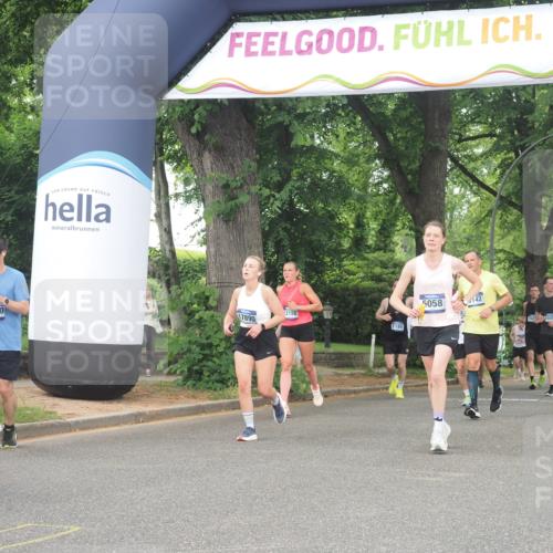 29.06.2025 - hella hamburg halbmarathon KatJ http://msf.ph/oto/8519870 29.06.2025 10:49:26 Zwischen KM18-KM19 1147, 3625, 5058, 5379, 6142 meine-sportfotos.de