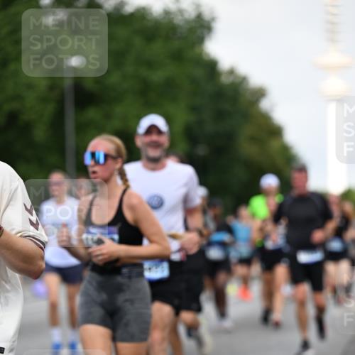 29.06.2025 - hella hamburg halbmarathon Dr. Thomas Lammeyer http://msf.ph/oto/8519878 29.06.2025 10:05:01 Kennedybrücke 1387, 1420, 1568, 1726, 2006, 2354, 2363, 3625, 3740, 3983, 4238, 4249, 4708, 5033, 5870, 6147, 6487, 6531, 6591, 6714, 6757, 6835, 7757, 7759, 7761, 8255, 8326, 8478, 8691, 8923, 10188, 10271, 10705 meine-sportfotos.de