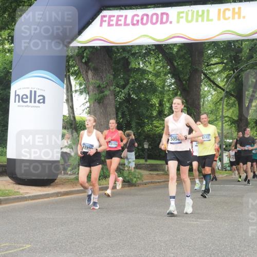 29.06.2025 - hella hamburg halbmarathon KatJ http://msf.ph/oto/8519880 29.06.2025 10:49:26 Zwischen KM18-KM19 1147, 3625, 5058, 5379, 6142 meine-sportfotos.de