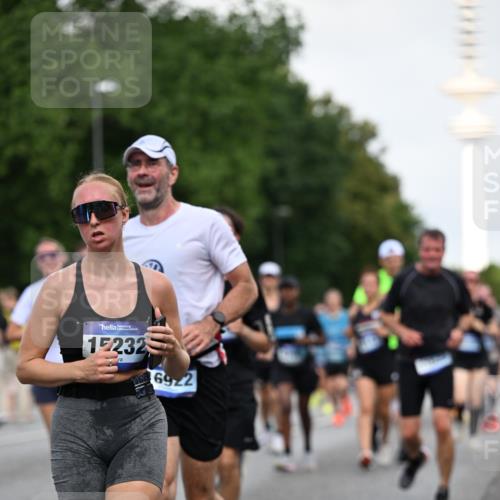 29.06.2025 - hella hamburg halbmarathon Dr. Thomas Lammeyer http://msf.ph/oto/8519885 29.06.2025 10:05:01 Kennedybrücke 1387, 1420, 1568, 1726, 2006, 2354, 2363, 3625, 3740, 3983, 4238, 4249, 4708, 5033, 5870, 6147, 6487, 6531, 6591, 6714, 6757, 6835, 7757, 7759, 7761, 8255, 8326, 8478, 8691, 8923, 10188, 10271, 10705 meine-sportfotos.de