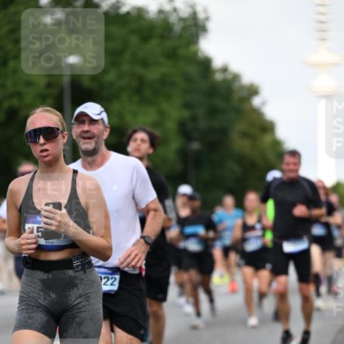 29.06.2025 - hella hamburg halbmarathon Dr. Thomas Lammeyer http://msf.ph/oto/8519890 29.06.2025 10:05:01 Kennedybrücke 1387, 1420, 1568, 1726, 2006, 2354, 2363, 3625, 3740, 3983, 4238, 4249, 4708, 5033, 5870, 6147, 6487, 6531, 6591, 6714, 6757, 6835, 7757, 7759, 7761, 8255, 8326, 8478, 8691, 8923, 10188, 10271, 10705 meine-sportfotos.de