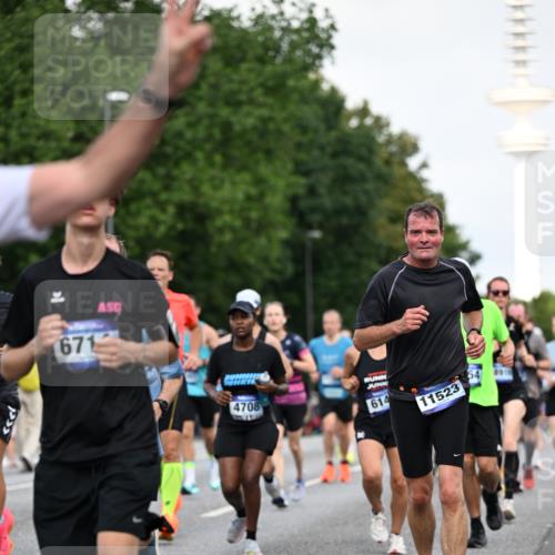 29.06.2025 - hella hamburg halbmarathon Dr. Thomas Lammeyer http://msf.ph/oto/8519931 29.06.2025 10:05:02 Kennedybrücke 1387, 1420, 1568, 1726, 2006, 2354, 2363, 3625, 3740, 3983, 4068, 4238, 4249, 4708, 5033, 5870, 6147, 6487, 6531, 6591, 6714, 6757, 6835, 7757, 7759, 7761, 8255, 8326, 8478, 8691, 8923, 9124, 10188, 10271, 10383, 10705 meine-sportfotos.de