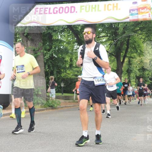 29.06.2025 - hella hamburg halbmarathon KatJ http://msf.ph/oto/8519995 29.06.2025 10:49:28 Zwischen KM18-KM19 1147, 1184, 2661, 3625, 5058, 5379, 6142 meine-sportfotos.de