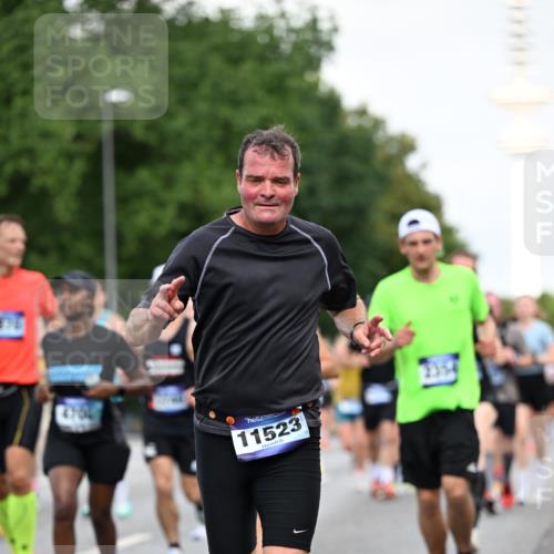 29.06.2025 - hella hamburg halbmarathon Dr. Thomas Lammeyer http://msf.ph/oto/8519998 29.06.2025 10:05:04 Kennedybrücke 1387, 1420, 1726, 2006, 2354, 2363, 3625, 3740, 3983, 4068, 4238, 4249, 4708, 5870, 6147, 6487, 6531, 6591, 6714, 6757, 6835, 7757, 7759, 7761, 8255, 8326, 8478, 8691, 8923, 9124, 9932, 10271, 10383, 10705 meine-sportfotos.de
