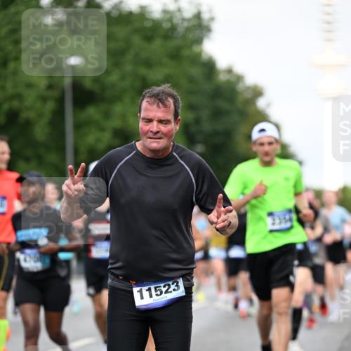 29.06.2025 - hella hamburg halbmarathon Dr. Thomas Lammeyer http://msf.ph/oto/8520005 29.06.2025 10:05:04 Kennedybrücke 1387, 1420, 1726, 2006, 2354, 2363, 3625, 3740, 3983, 4068, 4238, 4249, 4708, 5870, 6147, 6487, 6531, 6591, 6714, 6757, 6835, 7757, 7759, 7761, 8255, 8326, 8478, 8691, 8923, 9124, 9932, 10271, 10383, 10705 meine-sportfotos.de