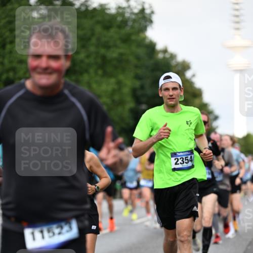 29.06.2025 - hella hamburg halbmarathon Dr. Thomas Lammeyer http://msf.ph/oto/8520036 29.06.2025 10:05:05 Kennedybrücke 1387, 1420, 1726, 2006, 2354, 2363, 3625, 3740, 3983, 4068, 4238, 4249, 4708, 5870, 6147, 6487, 6531, 6591, 6714, 6757, 6835, 6924, 7757, 7759, 7761, 8255, 8326, 8478, 8691, 8923, 9124, 9932, 10271, 10383, 10705 meine-sportfotos.de