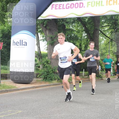 29.06.2025 - hella hamburg halbmarathon KatJ http://msf.ph/oto/8520050 29.06.2025 10:49:30 Zwischen KM18-KM19 1184, 2661, 4511, 5058, 5379, 6142 meine-sportfotos.de
