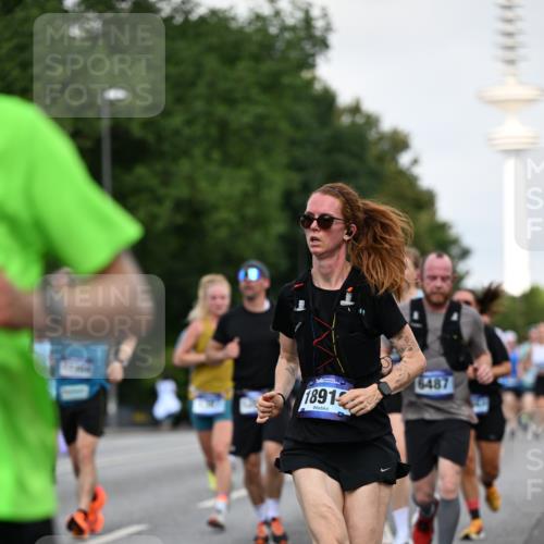 29.06.2025 - hella hamburg halbmarathon Dr. Thomas Lammeyer http://msf.ph/oto/8520117 29.06.2025 10:05:07 Kennedybrücke 1387, 1420, 1726, 2006, 2354, 2363, 2936, 3625, 3740, 3983, 4068, 4238, 4249, 4319, 4708, 5870, 6147, 6487, 6531, 6591, 6714, 6757, 6835, 6924, 7757, 7759, 7761, 8046, 8255, 8326, 8478, 8691, 8923, 9124, 9932, 10271, 10383, 10705 meine-sportfotos.de