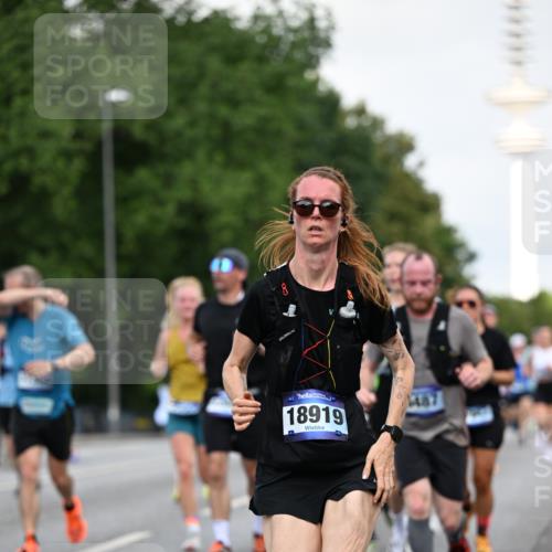 29.06.2025 - hella hamburg halbmarathon Dr. Thomas Lammeyer http://msf.ph/oto/8520138 29.06.2025 10:05:07 Kennedybrücke 1387, 1420, 1726, 2006, 2354, 2363, 2936, 3625, 3740, 3983, 4068, 4238, 4249, 4319, 4708, 5870, 6147, 6487, 6531, 6591, 6714, 6757, 6835, 6924, 7757, 7759, 7761, 8046, 8255, 8326, 8478, 8691, 8923, 9124, 9932, 10271, 10383, 10705 meine-sportfotos.de