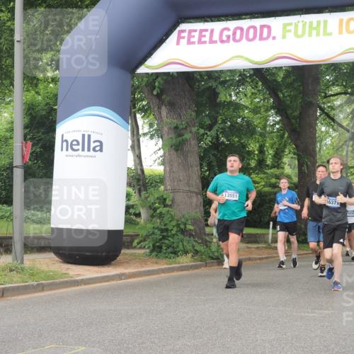 29.06.2025 - hella hamburg halbmarathon KatJ http://msf.ph/oto/8520139 29.06.2025 10:49:33 Zwischen KM18-KM19 1184, 2661, 4511, 6142, 7869 meine-sportfotos.de