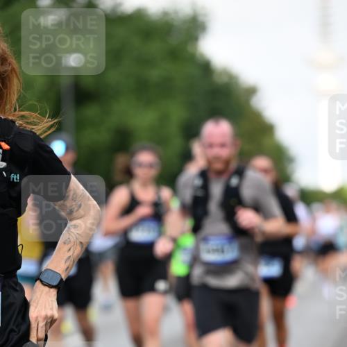 29.06.2025 - hella hamburg halbmarathon Dr. Thomas Lammeyer http://msf.ph/oto/8520192 29.06.2025 10:05:08 Kennedybrücke 1387, 1420, 1726, 2006, 2354, 2363, 2936, 3625, 3740, 3983, 4068, 4238, 4249, 4319, 4708, 5870, 6147, 6487, 6531, 6591, 6714, 6757, 6835, 6924, 7757, 7759, 7761, 8046, 8255, 8326, 8478, 8691, 8923, 9124, 9932, 10271, 10383, 10705 meine-sportfotos.de