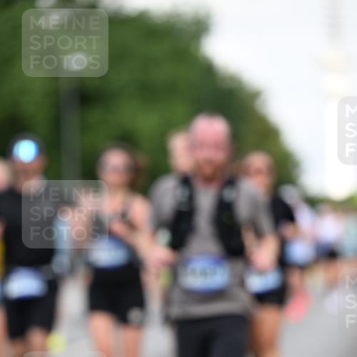 29.06.2025 - hella hamburg halbmarathon Dr. Thomas Lammeyer http://msf.ph/oto/8520216 29.06.2025 10:05:09 Kennedybrücke 1387, 1420, 1726, 2006, 2354, 2363, 2936, 3625, 3740, 3983, 4068, 4238, 4249, 4319, 4708, 5870, 6147, 6487, 6531, 6591, 6714, 6757, 6835, 6924, 7757, 7759, 7761, 8046, 8255, 8326, 8478, 8691, 8923, 9124, 9932, 10383, 10705 meine-sportfotos.de