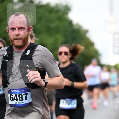 29.06.2025 - hella hamburg halbmarathon Dr. Thomas Lammeyer http://msf.ph/oto/8520256 29.06.2025 10:05:10 Kennedybrücke 1387, 1420, 1526, 1726, 2006, 2354, 2363, 2936, 3625, 3740, 4068, 4238, 4249, 4319, 4370, 4708, 5870, 6147, 6487, 6531, 6591, 6714, 6757, 6835, 6924, 7658, 7757, 7759, 7761, 8046, 8255, 8326, 8478, 8691, 8923, 9124, 9932, 10383, 10705 meine-sportfotos.de