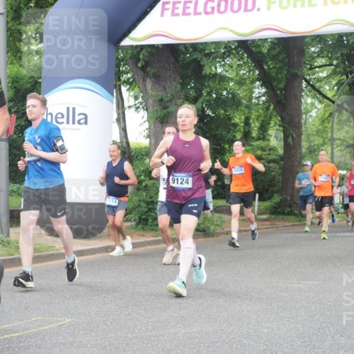 29.06.2025 - hella hamburg halbmarathon KatJ http://msf.ph/oto/8520286 29.06.2025 10:49:37 Zwischen KM18-KM19 1114, 1940, 4511, 4859, 7869 meine-sportfotos.de