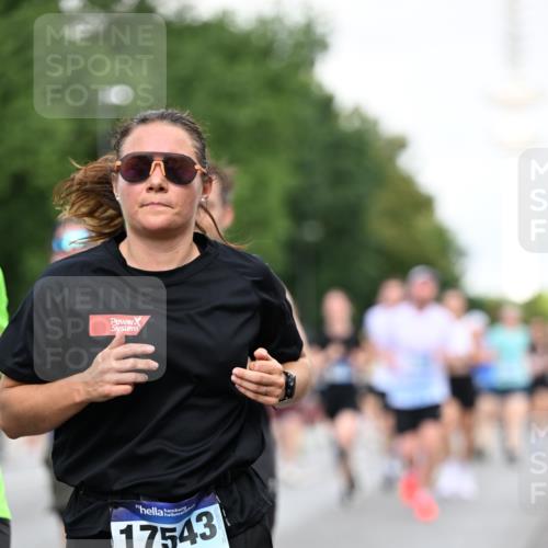 29.06.2025 - hella hamburg halbmarathon Dr. Thomas Lammeyer http://msf.ph/oto/8520290 29.06.2025 10:05:11 Kennedybrücke 1387, 1420, 1526, 1726, 2006, 2091, 2354, 2363, 2936, 3625, 3740, 4068, 4238, 4249, 4319, 4370, 4708, 5870, 6147, 6487, 6531, 6591, 6714, 6835, 6924, 7287, 7658, 7757, 7759, 7761, 8046, 8326, 8478, 8691, 8923, 9124, 9932, 10383, 10705 meine-sportfotos.de