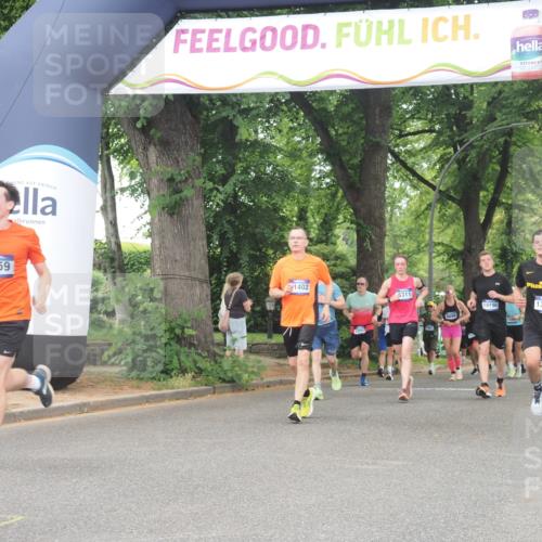 29.06.2025 - hella hamburg halbmarathon KatJ http://msf.ph/oto/8520340 29.06.2025 10:49:39 Zwischen KM18-KM19 1114, 1940, 4859, 7869 meine-sportfotos.de