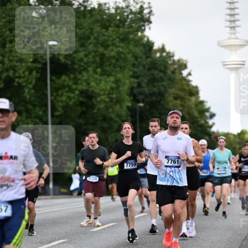 29.06.2025 - hella hamburg halbmarathon Dr. Thomas Lammeyer http://msf.ph/oto/8520357 29.06.2025 10:05:12 Kennedybrücke 1387, 1420, 1526, 1726, 2006, 2091, 2354, 2363, 2936, 3425, 3625, 3740, 4068, 4238, 4249, 4319, 4370, 4708, 5870, 6147, 6487, 6531, 6591, 6714, 6835, 6924, 7287, 7658, 7757, 7759, 7761, 8046, 8326, 8478, 8691, 8923, 9124, 9932, 10383, 10705 meine-sportfotos.de