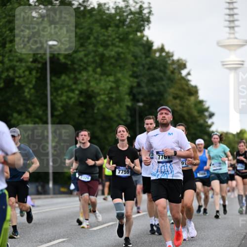 29.06.2025 - hella hamburg halbmarathon Dr. Thomas Lammeyer http://msf.ph/oto/8520365 29.06.2025 10:05:13 Kennedybrücke 1387, 1420, 1526, 1726, 2006, 2091, 2354, 2363, 2936, 3425, 3625, 3740, 4068, 4238, 4249, 4319, 4370, 4708, 5870, 6147, 6487, 6531, 6591, 6714, 6835, 6924, 7287, 7658, 7757, 7759, 7761, 8046, 8326, 8478, 8691, 8923, 9124, 9932, 10383, 10576, 10705 meine-sportfotos.de