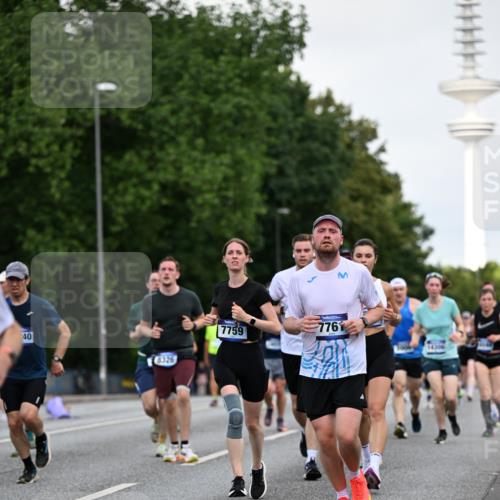 29.06.2025 - hella hamburg halbmarathon Dr. Thomas Lammeyer http://msf.ph/oto/8520369 29.06.2025 10:05:13 Kennedybrücke 1387, 1420, 1526, 1726, 2006, 2091, 2354, 2363, 2936, 3425, 3625, 3740, 4068, 4238, 4249, 4319, 4370, 4708, 5870, 6147, 6487, 6531, 6591, 6714, 6835, 6924, 7287, 7658, 7757, 7759, 7761, 8046, 8326, 8478, 8691, 8923, 9124, 9932, 10383, 10576, 10705 meine-sportfotos.de
