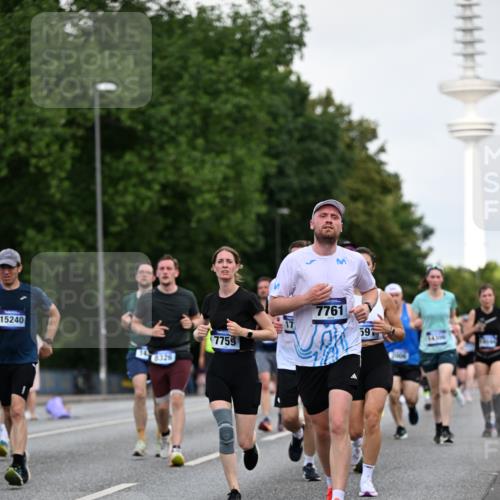 29.06.2025 - hella hamburg halbmarathon Dr. Thomas Lammeyer http://msf.ph/oto/8520377 29.06.2025 10:05:13 Kennedybrücke 1387, 1420, 1526, 1726, 2006, 2091, 2354, 2363, 2936, 3425, 3625, 3740, 4068, 4238, 4249, 4319, 4370, 4708, 5870, 6147, 6487, 6531, 6591, 6714, 6835, 6924, 7287, 7658, 7757, 7759, 7761, 8046, 8326, 8478, 8691, 8923, 9124, 9932, 10383, 10576, 10705 meine-sportfotos.de