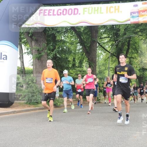 29.06.2025 - hella hamburg halbmarathon KatJ http://msf.ph/oto/8520393 29.06.2025 10:49:40 Zwischen KM18-KM19 1114, 1940, 4859, 6311, 7869 meine-sportfotos.de