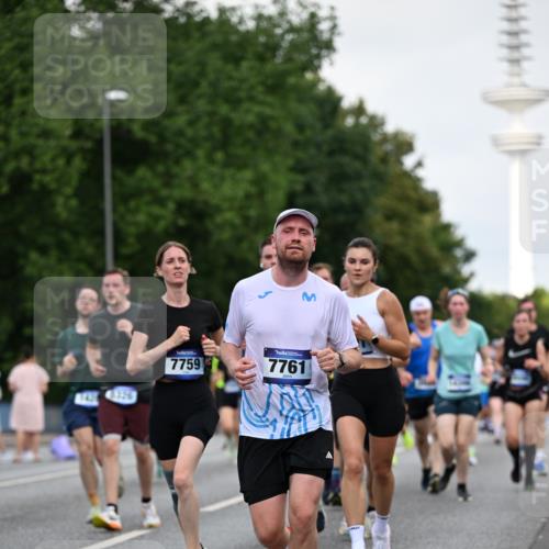 29.06.2025 - hella hamburg halbmarathon Dr. Thomas Lammeyer http://msf.ph/oto/8520408 29.06.2025 10:05:14 Kennedybrücke 1387, 1420, 1526, 1726, 2006, 2091, 2354, 2363, 2490, 2936, 3425, 3625, 3740, 4068, 4238, 4249, 4319, 4370, 4708, 5870, 6087, 6147, 6487, 6531, 6591, 6714, 6835, 6924, 7287, 7658, 7757, 7759, 7761, 8046, 8326, 8691, 8923, 9124, 9932, 10383, 10576, 10705 meine-sportfotos.de