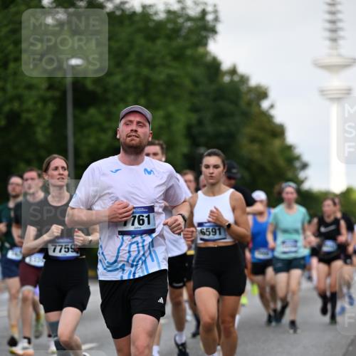 29.06.2025 - hella hamburg halbmarathon Dr. Thomas Lammeyer http://msf.ph/oto/8520450 29.06.2025 10:05:14 Kennedybrücke 1387, 1420, 1526, 1726, 2006, 2091, 2354, 2363, 2490, 2936, 3425, 3625, 3740, 4068, 4238, 4249, 4319, 4370, 4708, 5870, 6087, 6147, 6487, 6531, 6591, 6714, 6835, 6924, 7287, 7658, 7757, 7759, 7761, 8046, 8326, 8691, 8923, 9124, 9932, 10383, 10576, 10705 meine-sportfotos.de