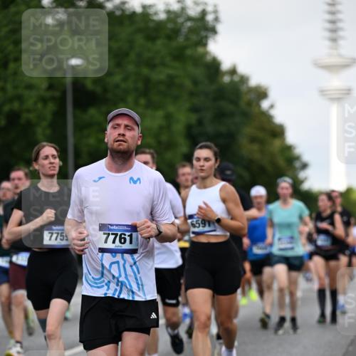 29.06.2025 - hella hamburg halbmarathon Dr. Thomas Lammeyer http://msf.ph/oto/8520459 29.06.2025 10:05:15 Kennedybrücke 1387, 1420, 1526, 1726, 2006, 2091, 2354, 2363, 2490, 2936, 3425, 3625, 3740, 4068, 4238, 4249, 4319, 4370, 4708, 5870, 6087, 6147, 6487, 6531, 6591, 6835, 6924, 7287, 7658, 7757, 7759, 7761, 8030, 8046, 8326, 8691, 8923, 9124, 9932, 10383, 10576, 10705 meine-sportfotos.de
