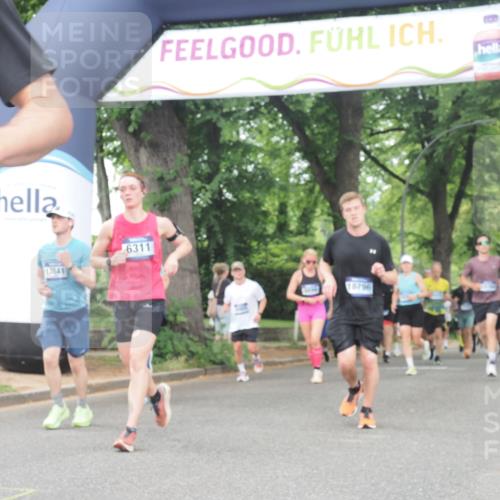 29.06.2025 - hella hamburg halbmarathon KatJ http://msf.ph/oto/8520483 29.06.2025 10:49:42 Zwischen KM18-KM19 1114, 1940, 4859, 6311 meine-sportfotos.de