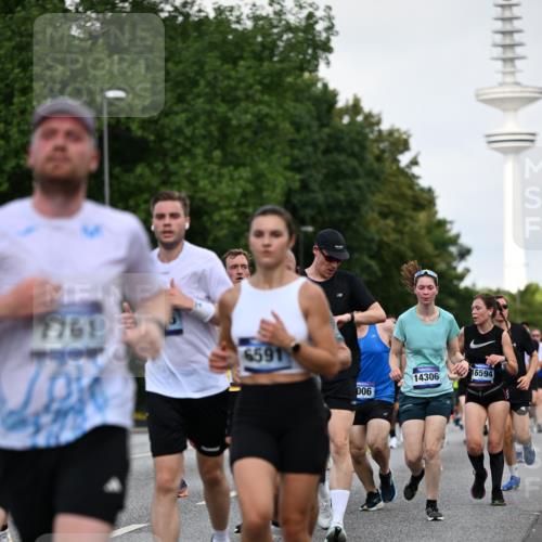 29.06.2025 - hella hamburg halbmarathon Dr. Thomas Lammeyer http://msf.ph/oto/8520492 29.06.2025 10:05:15 Kennedybrücke 1387, 1420, 1526, 1726, 2006, 2091, 2354, 2363, 2490, 2936, 3425, 3625, 3740, 4068, 4238, 4249, 4319, 4370, 4708, 5870, 6087, 6147, 6487, 6531, 6591, 6835, 6924, 7287, 7658, 7757, 7759, 7761, 8030, 8046, 8326, 8691, 8923, 9124, 9932, 10383, 10576, 10705 meine-sportfotos.de