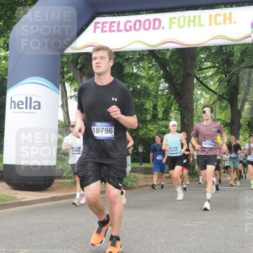 29.06.2025 - hella hamburg halbmarathon KatJ http://msf.ph/oto/8520580 29.06.2025 10:49:43 Zwischen KM18-KM19 1114, 1940, 4859, 6311, 8469 meine-sportfotos.de