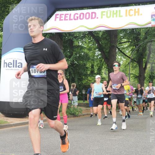 29.06.2025 - hella hamburg halbmarathon KatJ http://msf.ph/oto/8520595 29.06.2025 10:49:44 Zwischen KM18-KM19 1114, 4859, 6311, 8469 meine-sportfotos.de