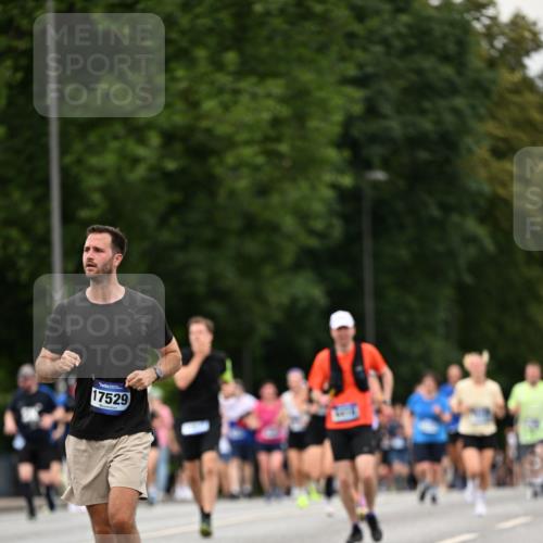 29.06.2025 - hella hamburg halbmarathon Dr. Thomas Lammeyer http://msf.ph/oto/8520660 29.06.2025 10:33:55 Kennedybrücke 1192, 1661, 1694, 1869, 2699, 3613, 4580, 4700, 4982, 5063, 5249, 5250, 5322, 6418, 6598, 7449, 8388, 10068, 10162, 10641, 11376 meine-sportfotos.de