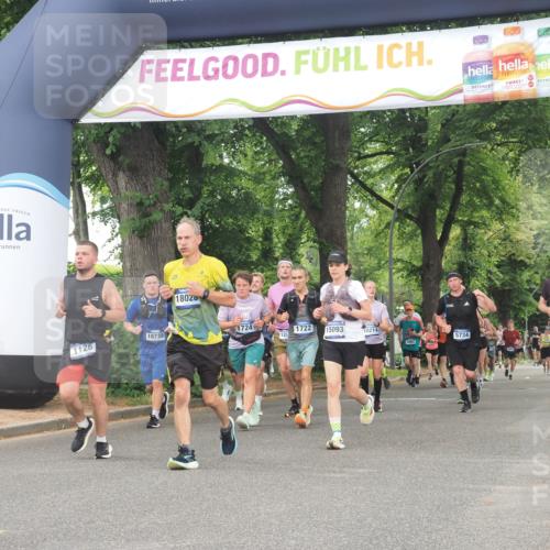 29.06.2025 - hella hamburg halbmarathon KatJ http://msf.ph/oto/8520705 29.06.2025 10:49:46 Zwischen KM18-KM19 1126, 1722, 1724, 4370, 6311, 8469 meine-sportfotos.de