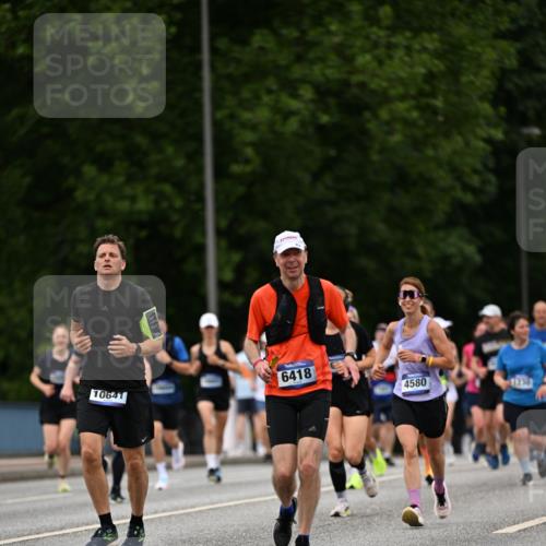29.06.2025 - hella hamburg halbmarathon Dr. Thomas Lammeyer http://msf.ph/oto/8520758 29.06.2025 10:34:00 Kennedybrücke 1192, 1230, 1661, 1869, 2901, 3613, 4575, 4580, 4982, 5063, 5322, 6418, 6598, 7449, 8388, 10162, 10641, 10880 meine-sportfotos.de