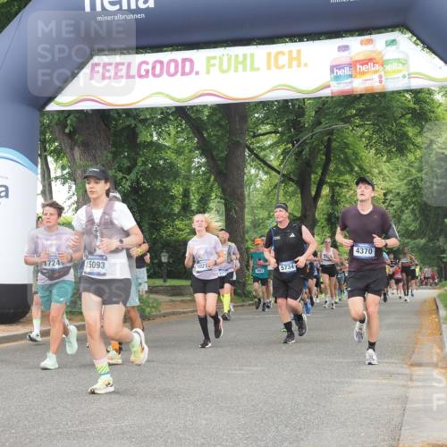 29.06.2025 - hella hamburg halbmarathon KatJ http://msf.ph/oto/8520762 29.06.2025 10:49:48 Zwischen KM18-KM19 1126, 1722, 1724, 4370, 4665, 5734, 6311, 8469 meine-sportfotos.de
