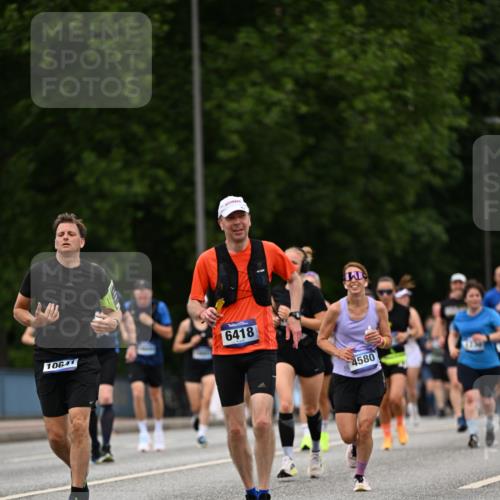 29.06.2025 - hella hamburg halbmarathon Dr. Thomas Lammeyer http://msf.ph/oto/8520787 29.06.2025 10:34:01 Kennedybrücke 1063, 1192, 1230, 1661, 1869, 2901, 3613, 4575, 4580, 4982, 5063, 5322, 6418, 6598, 7449, 8048, 8388, 10162, 10641, 10880 meine-sportfotos.de