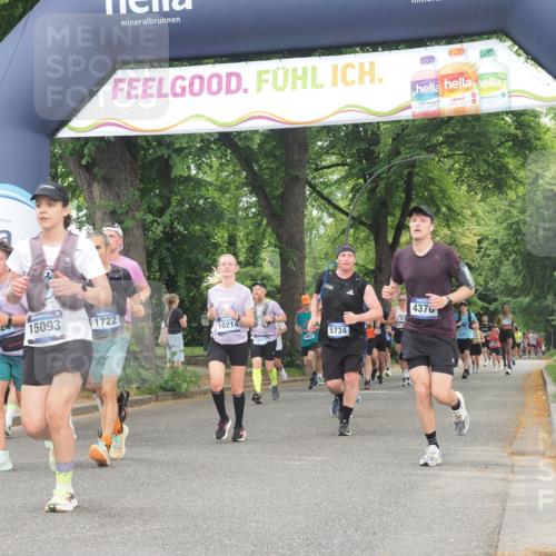 29.06.2025 - hella hamburg halbmarathon KatJ http://msf.ph/oto/8520790 29.06.2025 10:49:48 Zwischen KM18-KM19 1126, 1722, 1724, 4370, 4665, 5734, 6311, 8469 meine-sportfotos.de
