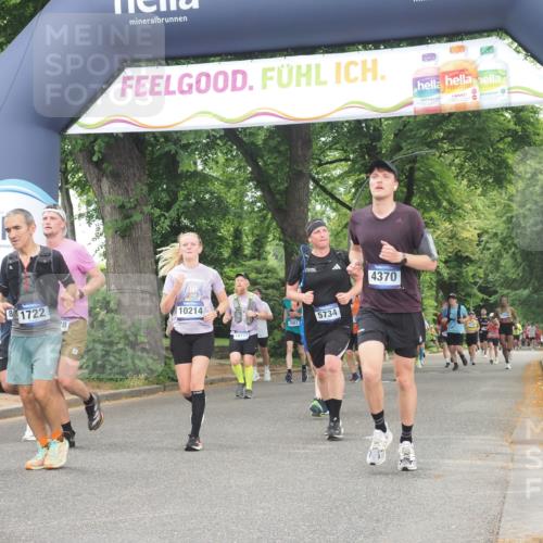 29.06.2025 - hella hamburg halbmarathon KatJ http://msf.ph/oto/8520823 29.06.2025 10:49:49 Zwischen KM18-KM19 1126, 1722, 1724, 1881, 4370, 4665, 5734, 8469 meine-sportfotos.de