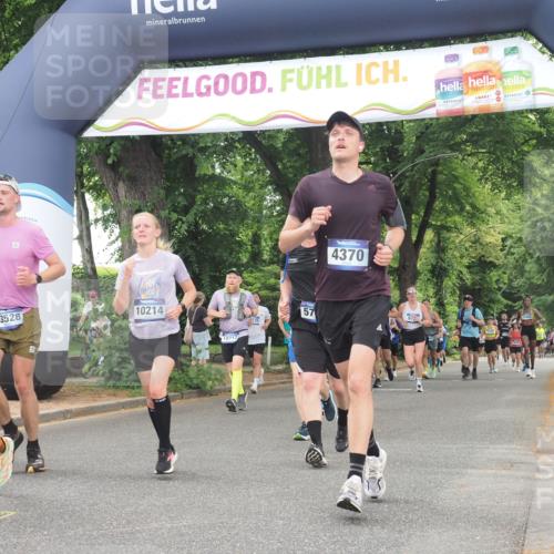 29.06.2025 - hella hamburg halbmarathon KatJ http://msf.ph/oto/8520831 29.06.2025 10:49:49 Zwischen KM18-KM19 1126, 1722, 1724, 1881, 4370, 4665, 5734, 8469 meine-sportfotos.de