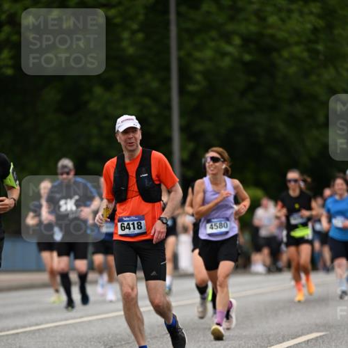 29.06.2025 - hella hamburg halbmarathon Dr. Thomas Lammeyer http://msf.ph/oto/8520838 29.06.2025 10:34:02 Kennedybrücke 1063, 1192, 1230, 1661, 1869, 2901, 3613, 4575, 4580, 4982, 5063, 5322, 6418, 6598, 7449, 8048, 8388, 10162, 10641, 10880 meine-sportfotos.de