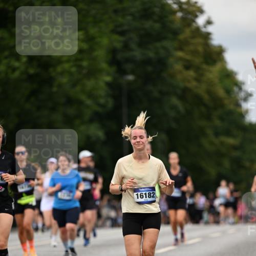 29.06.2025 - hella hamburg halbmarathon Dr. Thomas Lammeyer http://msf.ph/oto/8520852 29.06.2025 10:34:04 Kennedybrücke 1063, 1192, 1230, 1661, 1869, 2901, 3613, 4575, 4580, 4982, 5322, 6418, 6598, 7449, 8048, 8388, 10162, 10641, 10880 meine-sportfotos.de